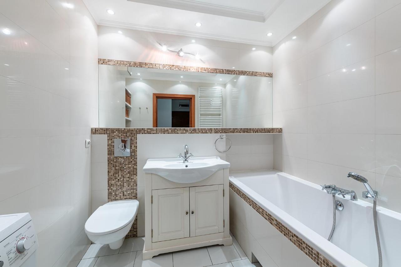 Bukowinska 12 Prywatne Mieszkanie 80M2 Z Dwiema Sypialniami I Balkonem 2X Bezplatne Miejsca Parkingowe Samodzielne Zameldowanie! Private Garage! Self Check-In System! Varşovia Exterior foto